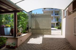Cool ambiance, 2Brs , Private Garden & Parking - Atene - 1