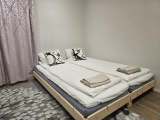 HomeAurora! 4BR Family House - Sauna - Forest View - Rovaniemi - 1