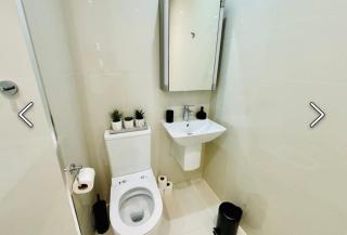 Elegant 3 Bed -City Central - Bristol Apartment - WiFi - Parking - 1