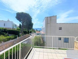 Ático con Gran Terraza en Grifeu, Cerca de la Playa, Ideal para Parejas, Llançà - ES-170-90 - Llança - 4