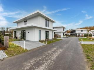 Brand new luxury villa on a small-scale park with its own jetty - 5