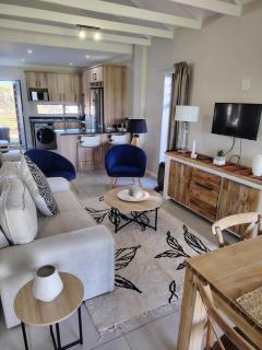 Private luxury 3 Bedroom Home - 9