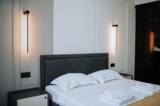 Nistor 2 Modern Apartment Memorial View - 6