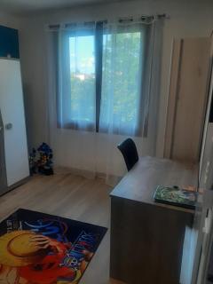Grand appartement tout équipé et climatisé entre Aix en Provence et Marseille 86 m2 3 chambres - 6