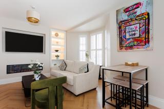 111 By Mayfair - Luxurious 12 Bedroom House, Portrush - 6