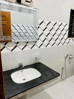 decent one Guest House - Islamabad - 1