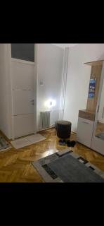 Apartman brutalan nov - 4