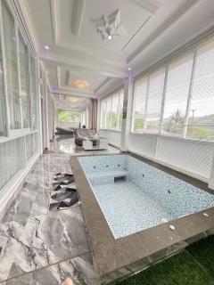 Teras Luhur Villa dengan Jacuzzi - - 2