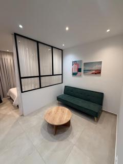 Fully Furnished - Studio Apartment - 0