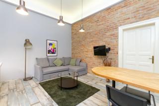 2BDR Danube Side Oasis In a Pedestrial Street by NW - 7