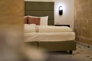 Grand Terrace 2 by Vallettastay - 4