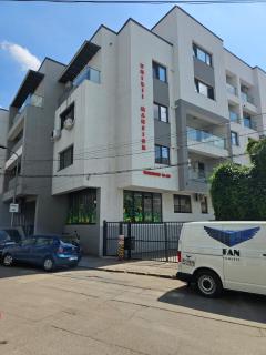 Modern 2BR Apartment, Free Parking, Near City Center & Metro - 9