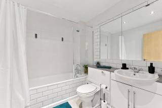 Stunning 2-Bed in Cardiff - Balcony - 6