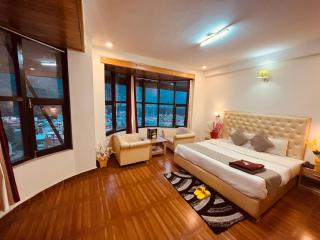 Hotel Sky Mountain View - Near Mall Road , Manali - 0