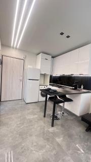 Papafi str Near Metro 40sqm Gas heating AC 55'' smart tv Netflix Balcony Free Parking - 7