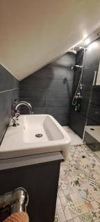Riverside Cottage - Square - 4