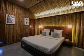 StayVista's Timber Cottage - Cozy Cottages with Indoor Games - Wādhiware - 5