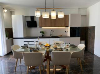 Luxury Apartment Ivo with Jacuzzi near the beach - Podstrana - 3