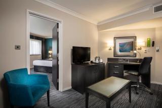 Holiday Inn London Gatwick - Worth by IHG - 3