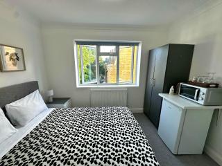 Emmanuel Ensuite Room - 3