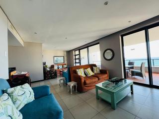 Accommodation Front - Superb Ocean View 6 sleeper in Point Waterfront - Durban - 1