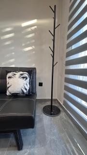 Papafi str Near Metro 40sqm Gas heating AC 55'' smart tv Netflix Balcony Free Parking - 1