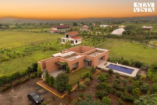StayVista at Terracotta Skies with Courtyard & Pool - Nashik - 0