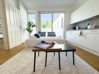 Avío, Modern 1 Bedroom Apartment, TV - 9