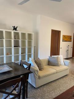 Wood Apartment - Rho - 6
