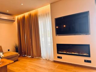 Cantouni Villa, Luxury 5BR Retreat with Pool & Jacuzzi Near Town by Villa Mana Gers - Zakynthos - 4