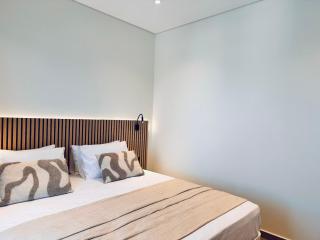 Cantouni Villa, Luxury 5BR Retreat with Pool & Jacuzzi Near Town by Villa Mana Gers - 3