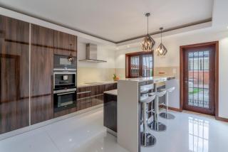 HostWise - Beach Villa with Jacuzzi & Garage - Vila Chã - 8