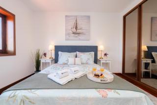 HostWise - Beach Villa with Jacuzzi & Garage - Vila Chã - 1
