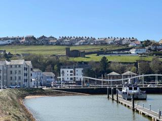 Lovely 2 Bed Harbourside Apartment with Sea Views - Whitehaven - 5