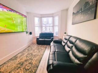 5 star Luxury Home by Liverpool Football Stadium - 7