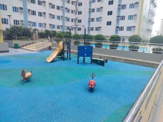 Relax in Style at Our Quezon City Condo Retreat - Manila - 5