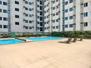 Luxurious City View Condo in Quezon City - Manila - 7