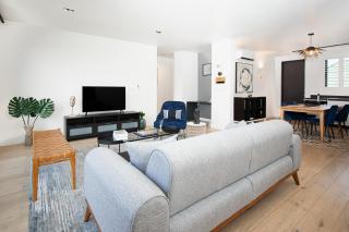 2-Bedroom Getaway- Comfort and Style - 6