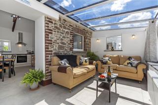 Cysgod Y Ffordd - a gorgeous new barn conversion sleeping 4 guests with disabled facilities - Carmarthen - 9