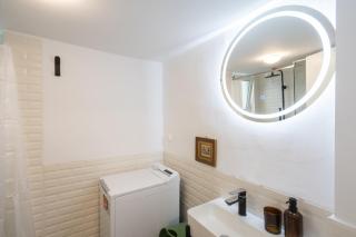 2BR Designer Apt Near Metro With Private Garden - 2