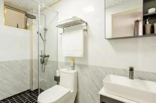 Refined 1BR Stunning Views, Golf Simulator & Gym - 8
