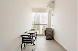 Refined 1BR Stunning Views, Golf Simulator & Gym - 6