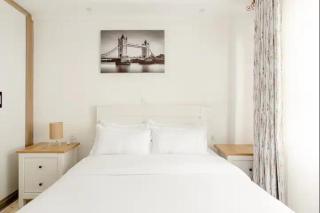 Refined 1BR Stunning Views, Golf Simulator & Gym - 5