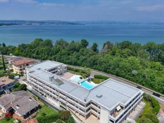 Fab Lac apartment with pool & terrace & freePark - 2