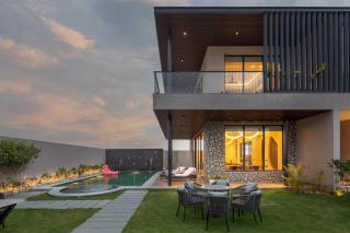 SaffronStays Abhinandan Villa - 4BR Jaipur villa with private pool, bathtubs, gazebo bonfire & lawns facing the Aravallis - 3