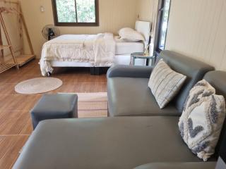 Hidden Gem Cozy House - 2