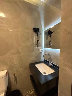 Charming Amman Apartment with Modern furnis - Amán - 9