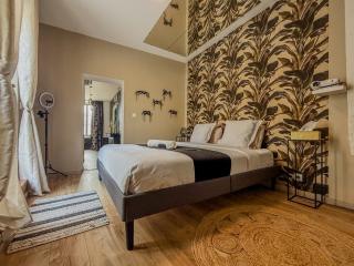 T2 en centre-ville d'Illiers-Combray - parking- lit king size - terrasse - 3