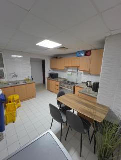 Luxury private room beside park and bus station - 3