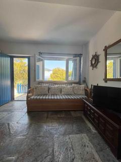 Fully Equipped Studio in Spetses with Patio & View - Spetses - 6